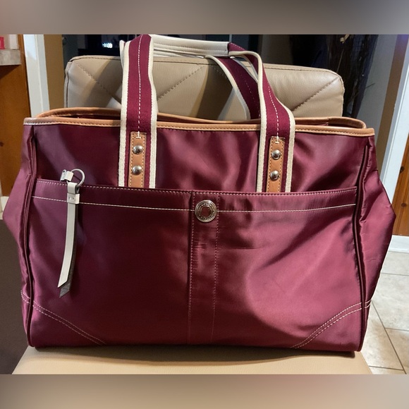 COACH Hampton tote-medium-GUC - Picture 2 of 8